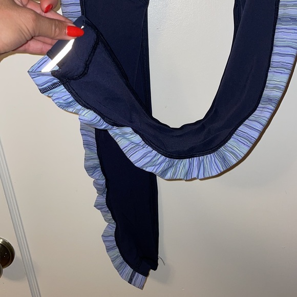 Lululemon Work out tights. Size 4 (worn once) - Picture 7 of 12